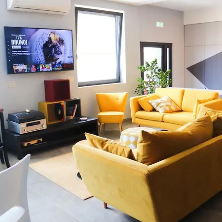 Vulkan Capsule Hostel *